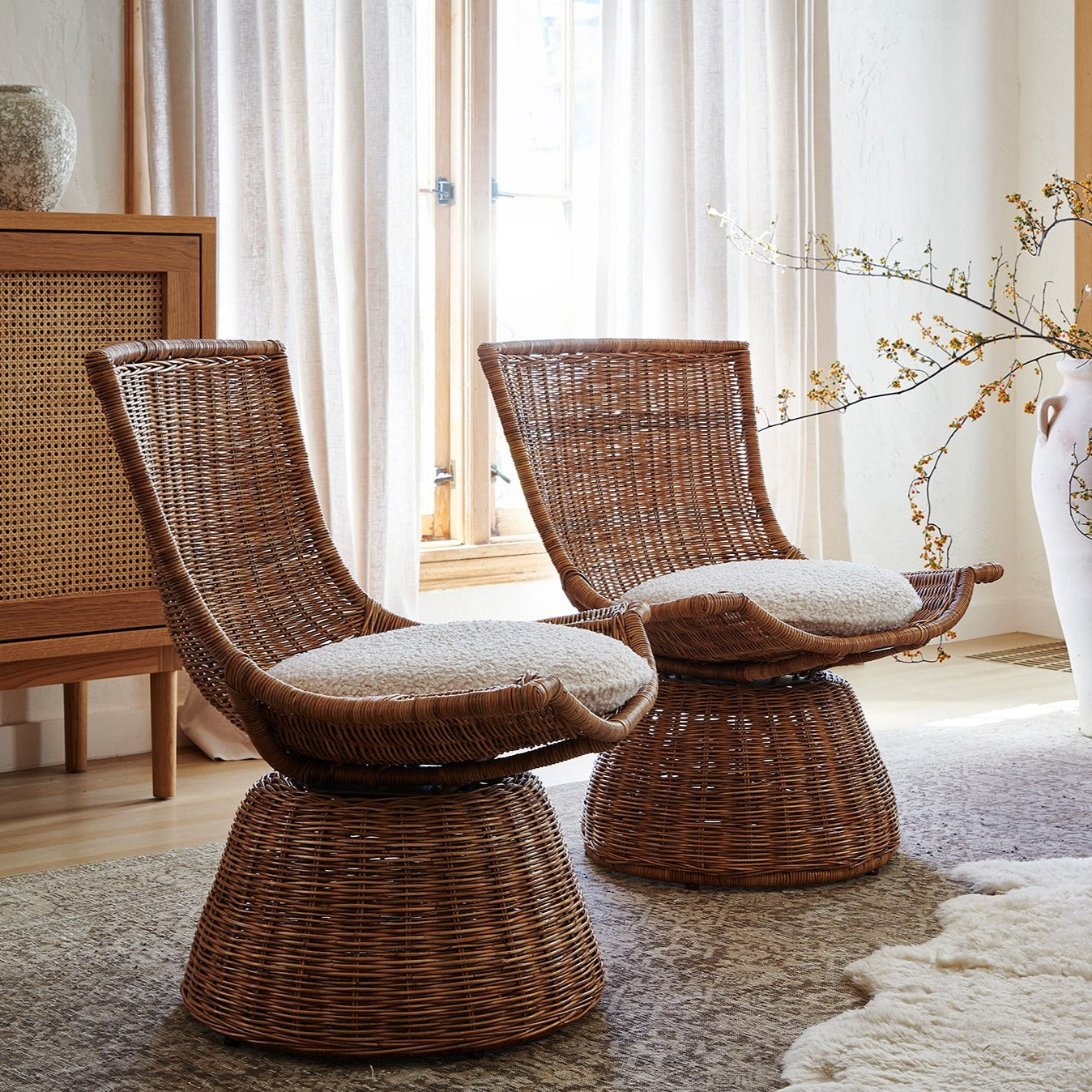 Healdsburg Small Wicker Swivel Chair - TES
