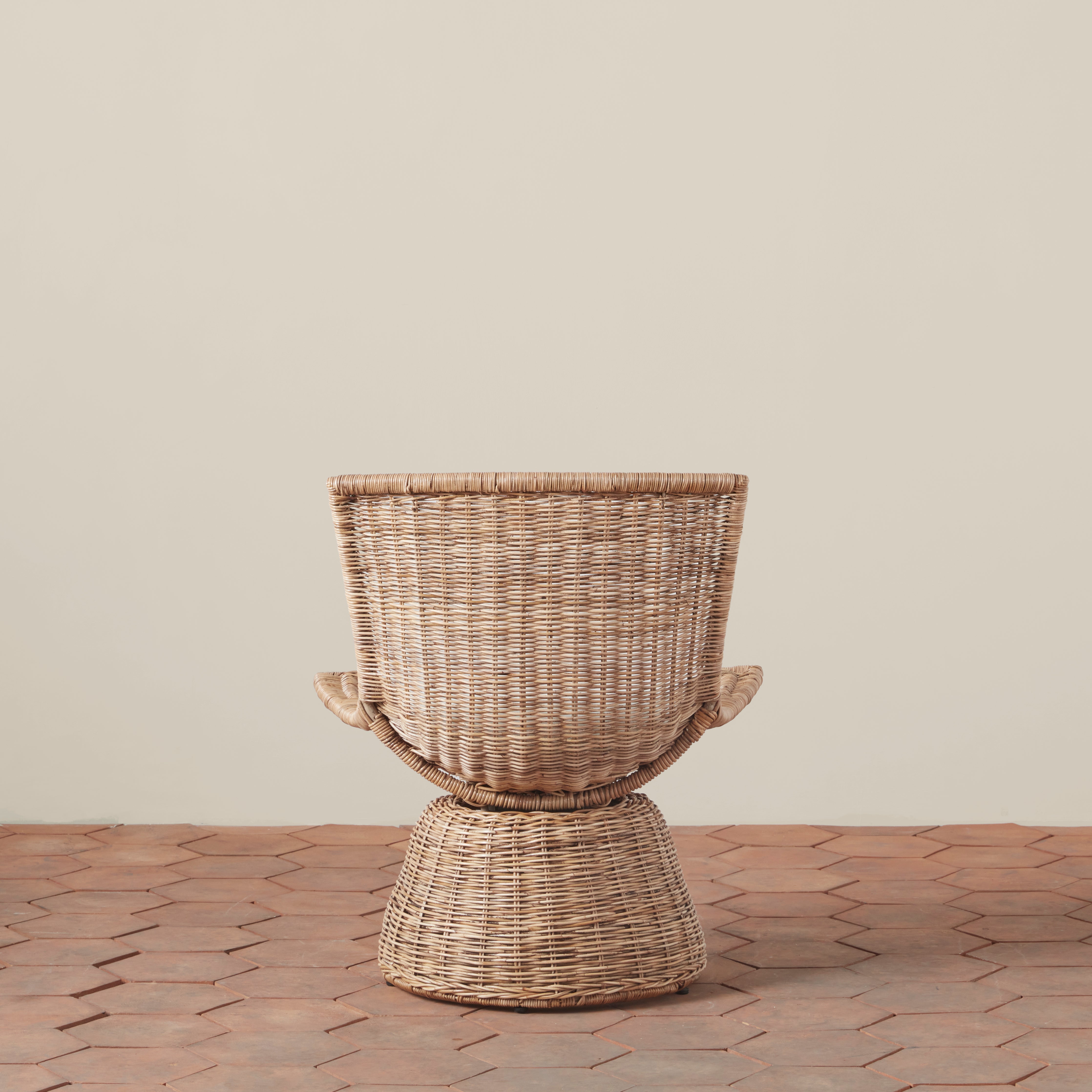 Healdsburg Small Wicker Swivel Chair - TES