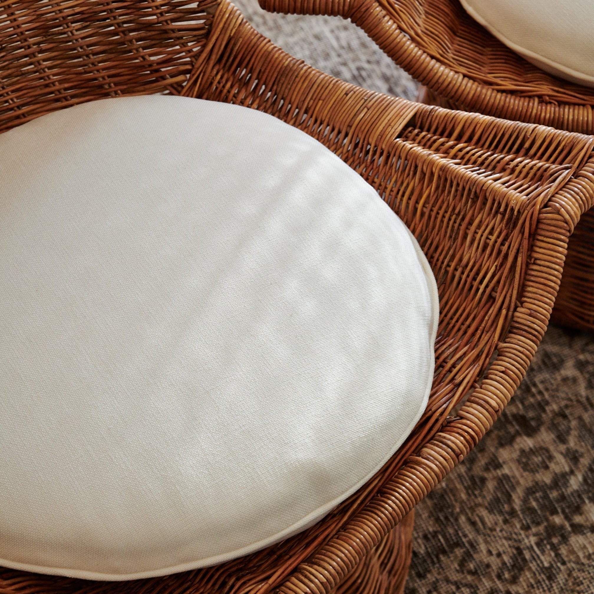 Healdsburg Small Wicker Swivel Chair - TES