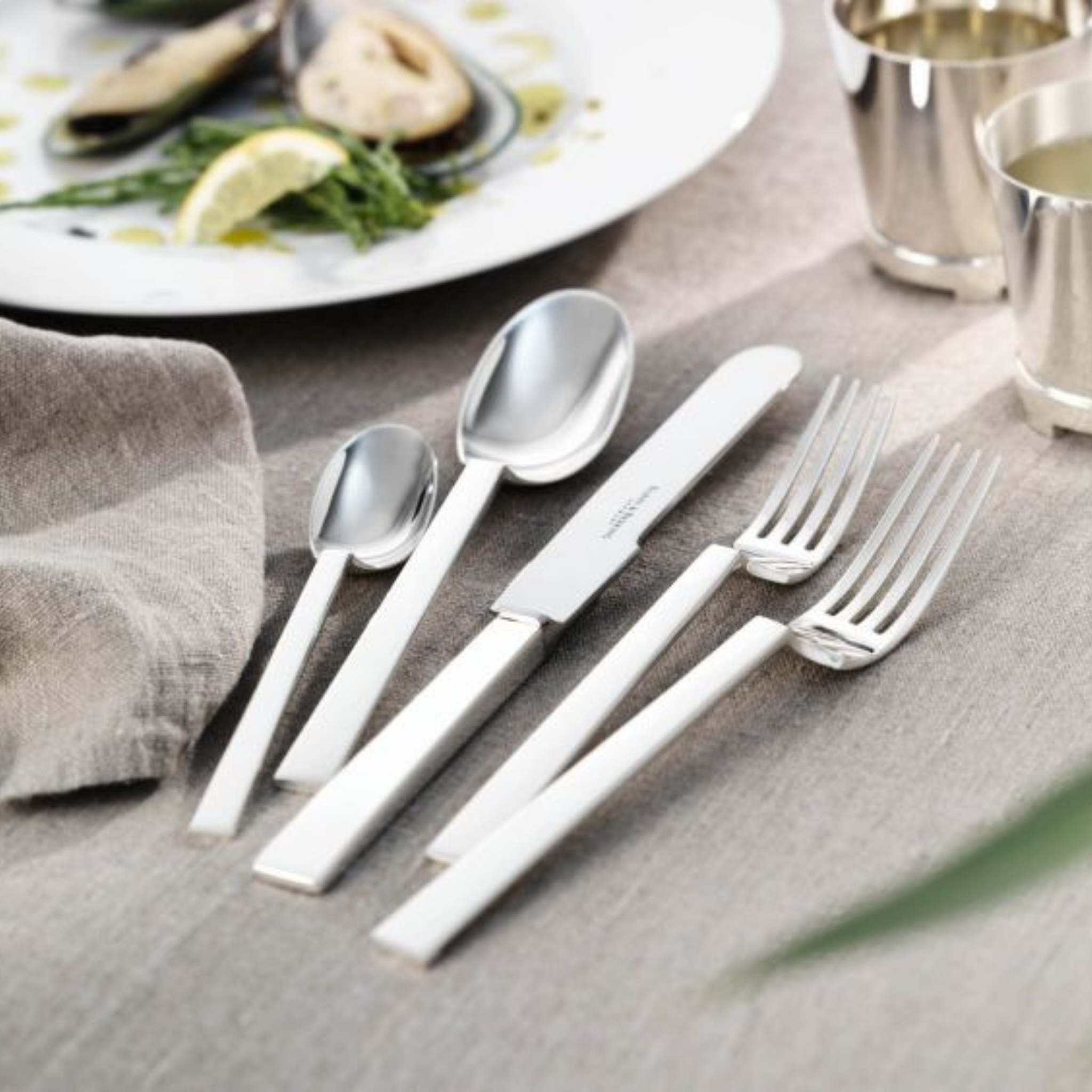 Sphinx 5-Piece Place Setting-RB-Ten Easy Street