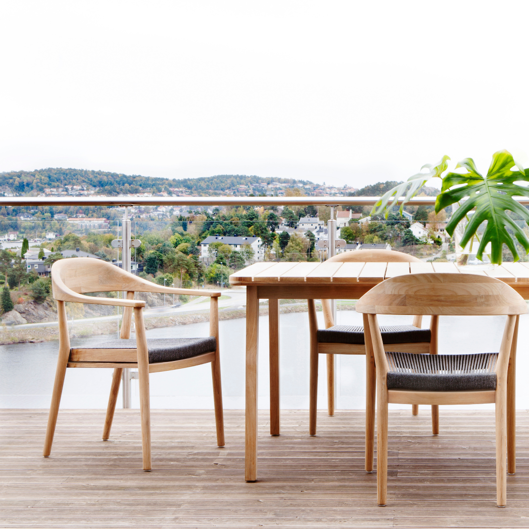 OASIQ Outdoor Dining Table And Chairs - Ten Easy Street