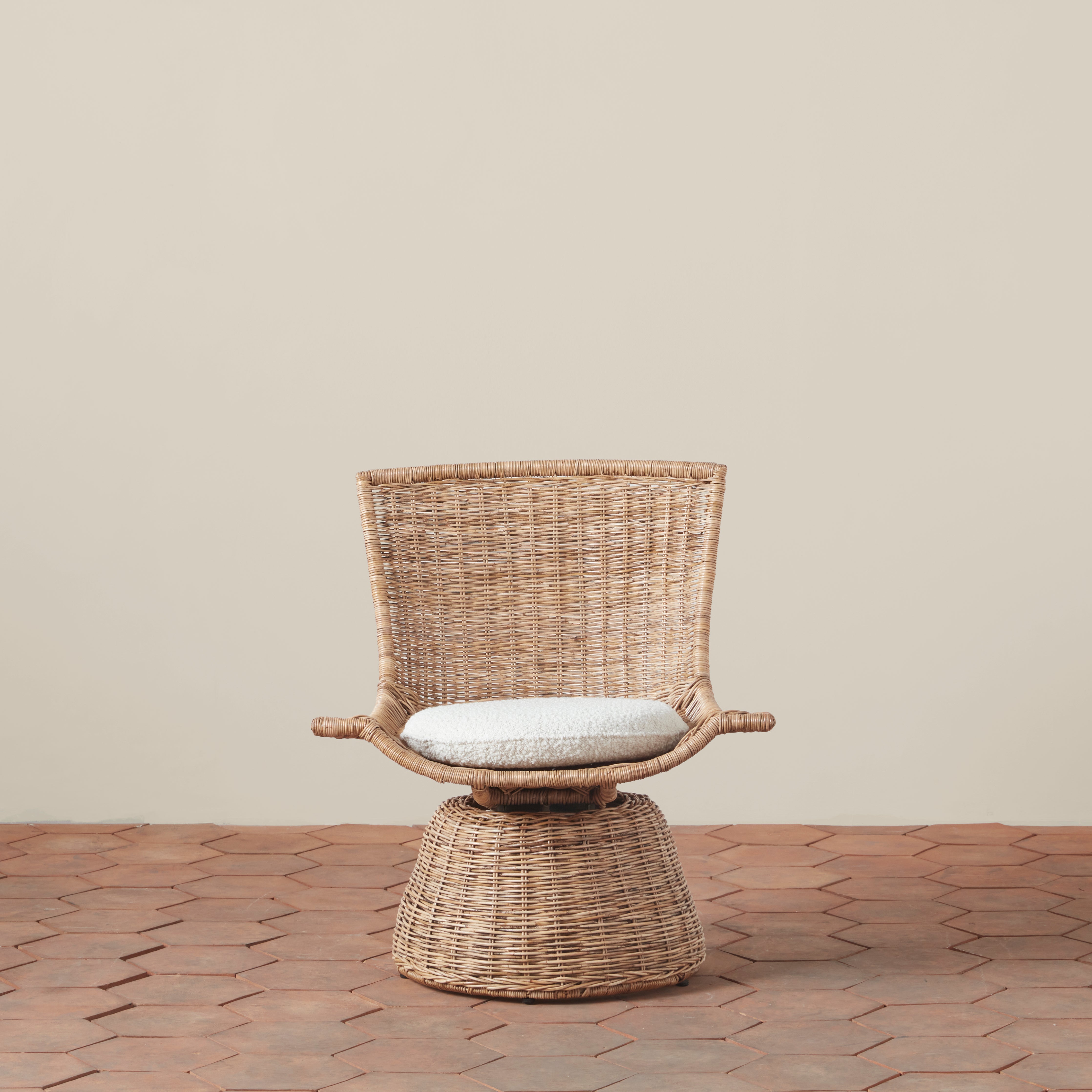 Healdsburg Small Wicker Swivel Chair - TES